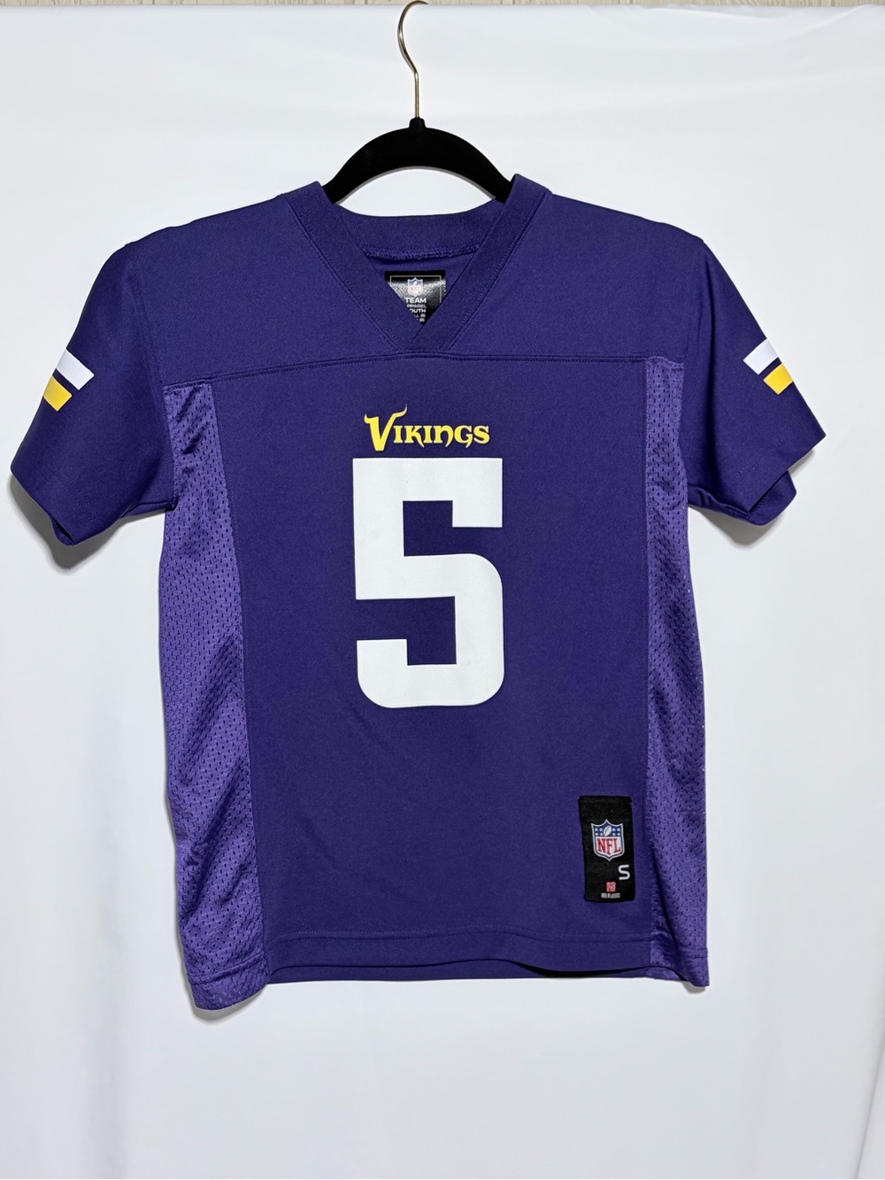 Vikings Bridgewater #5 Football Jersey size small youth